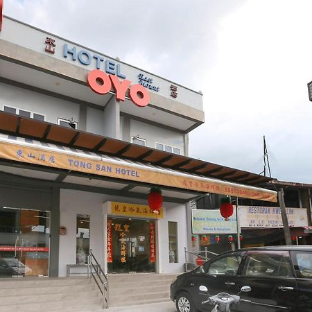 Oyo 89915 East Mount Hotel Кукуп Экстерьер фото